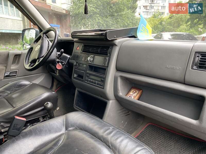 Минивэн Volkswagen Multivan 2003 в Киеве фото 2 Минивэн Volkswagen Multivan 2003 в Киеве