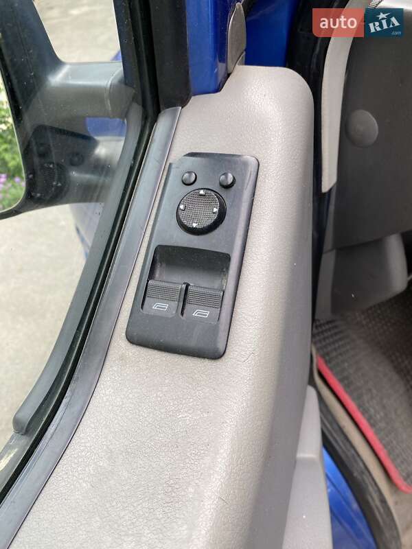 Минивэн Volkswagen Multivan 2003 в Киеве фото 24 Минивэн Volkswagen Multivan 2003 в Киеве