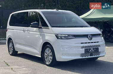 Минивэн Volkswagen Multivan 2023 в 