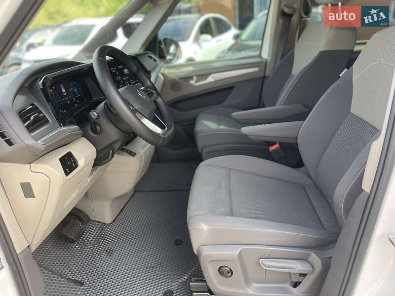 Минивэн Volkswagen Multivan 2023 в Киеве