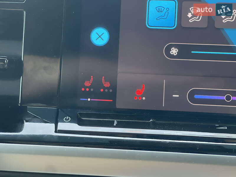 Минивэн Volkswagen Multivan 2023 в Киеве