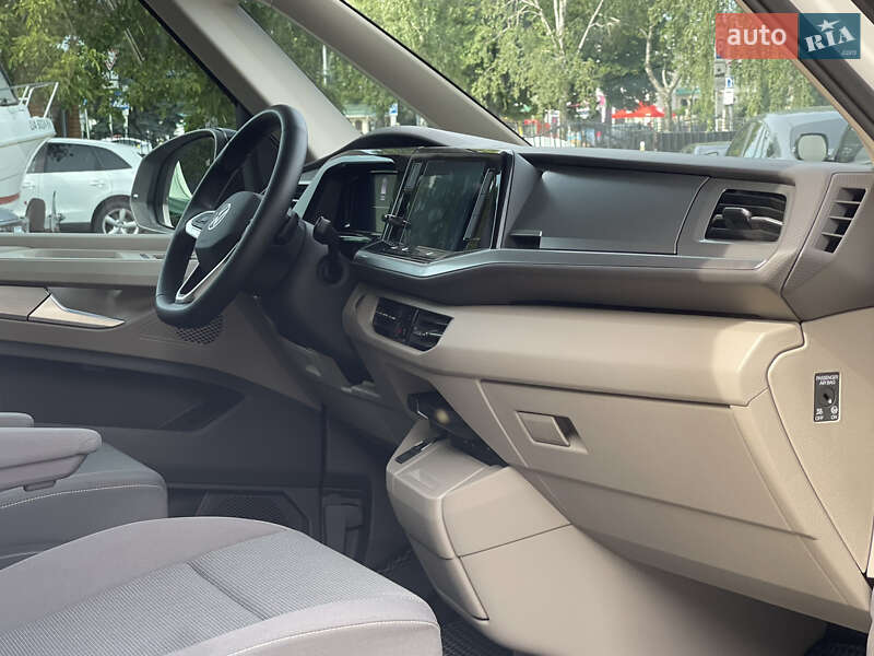 Минивэн Volkswagen Multivan 2023 в Киеве