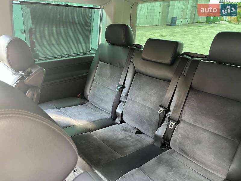 Минивэн Volkswagen Multivan 2011 в Житомире