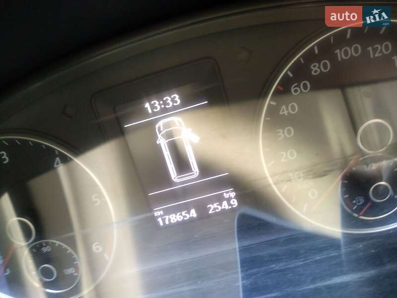 Минивэн Volkswagen Multivan 2010 в Коростышеве