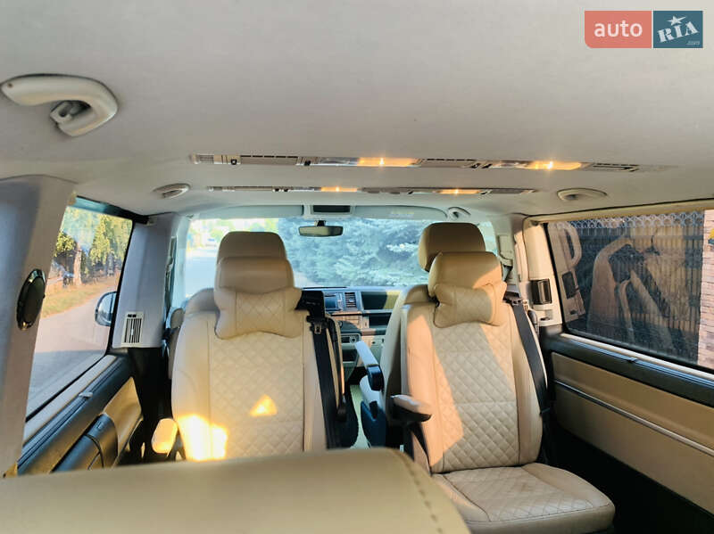 Минивэн Volkswagen Multivan 2016 в Киеве