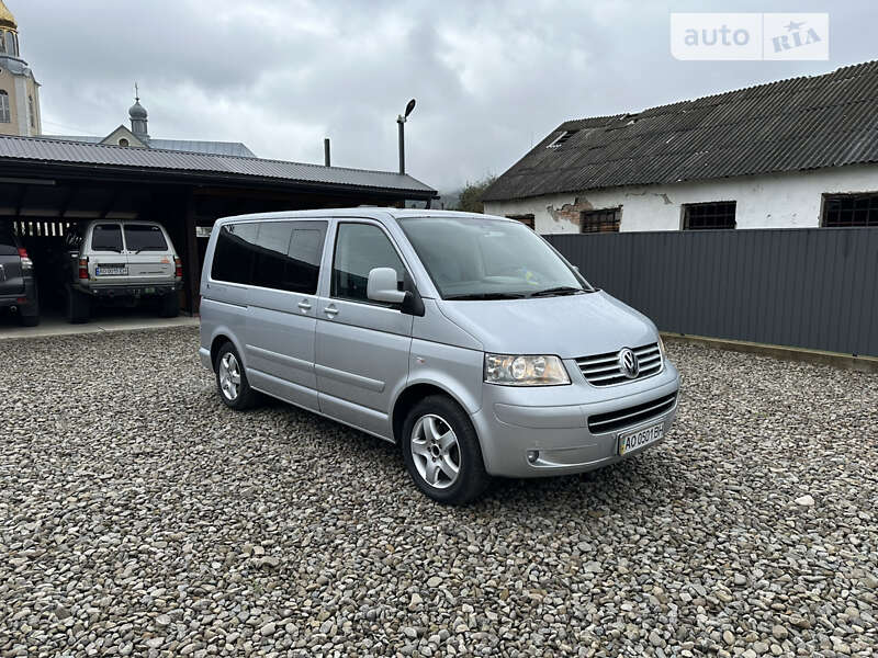 Минивэн Volkswagen Multivan 2008 в Тячеве
