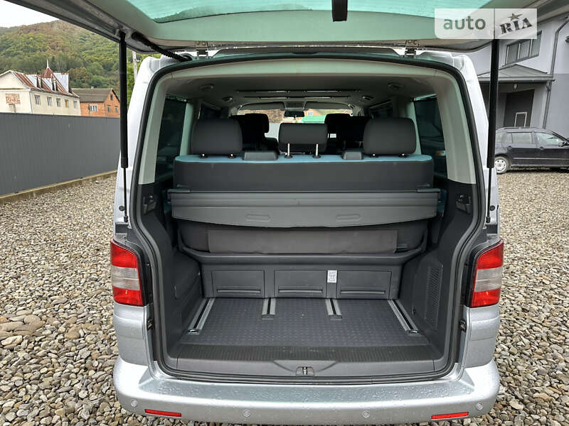 Минивэн Volkswagen Multivan 2008 в Тячеве