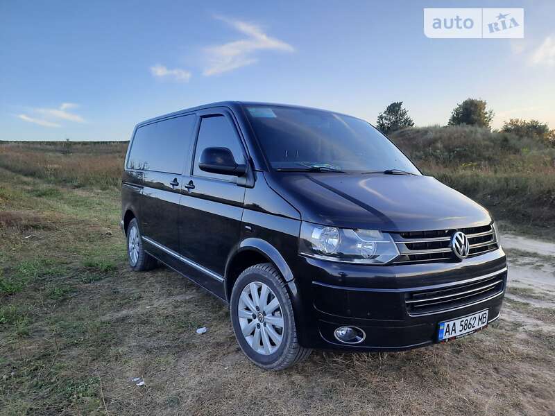 Минивэн Volkswagen Multivan 2011 в Киеве