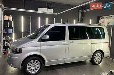 Мінівен Volkswagen Multivan 2011 в 