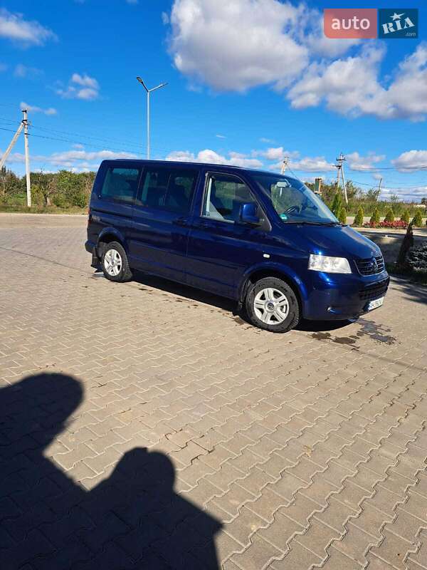 Минивэн Volkswagen Multivan 2007 в Черновцах