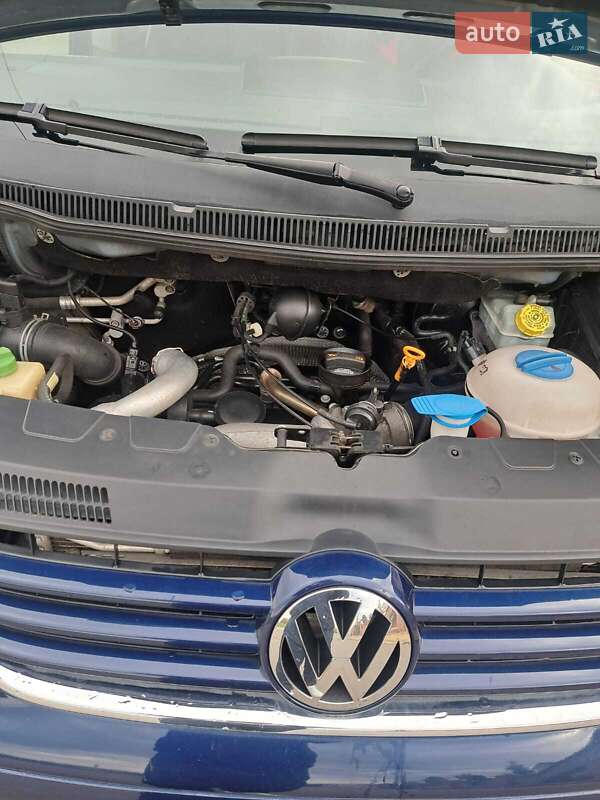 Минивэн Volkswagen Multivan 2007 в Черновцах