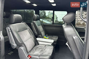 Минивэн Volkswagen Multivan 2010 в 