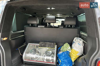 Минивэн Volkswagen Multivan 2010 в 
