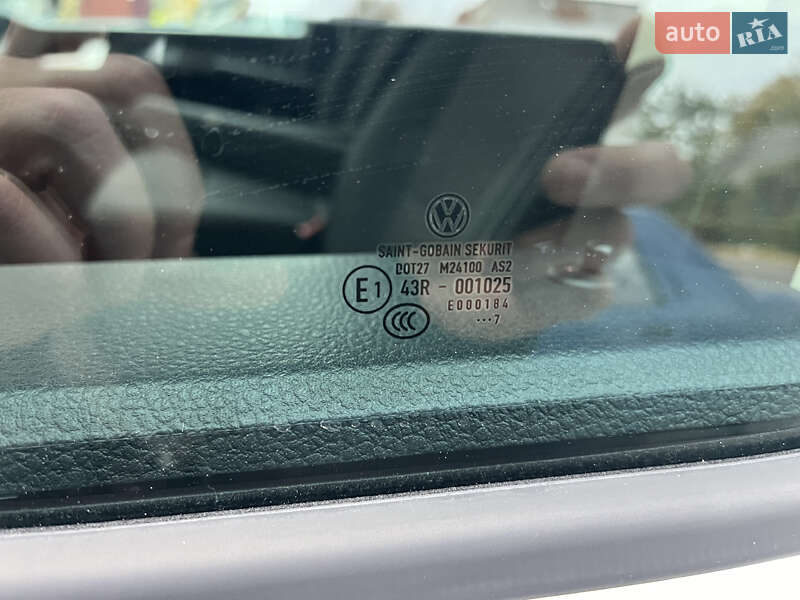 Минивэн Volkswagen Multivan 2017 в Миргороде