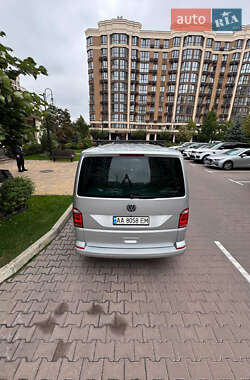 Минивэн Volkswagen Multivan 2016 в 