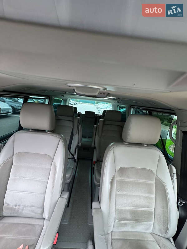 Минивэн Volkswagen Multivan 2016 в Киеве