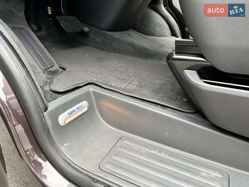 Минивэн Volkswagen Multivan 2012 в Киеве