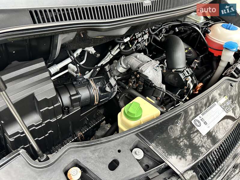 Минивэн Volkswagen Multivan 2012 в Киеве