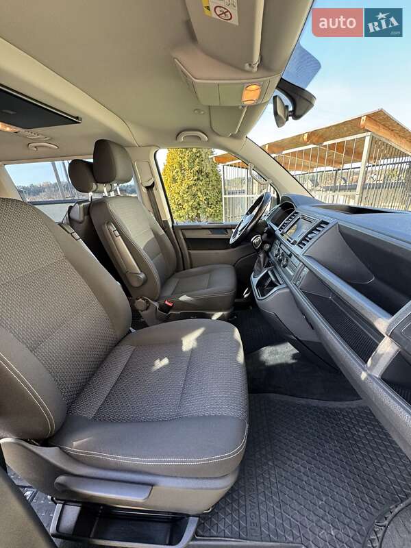 Минивэн Volkswagen Multivan 2016 в Львове