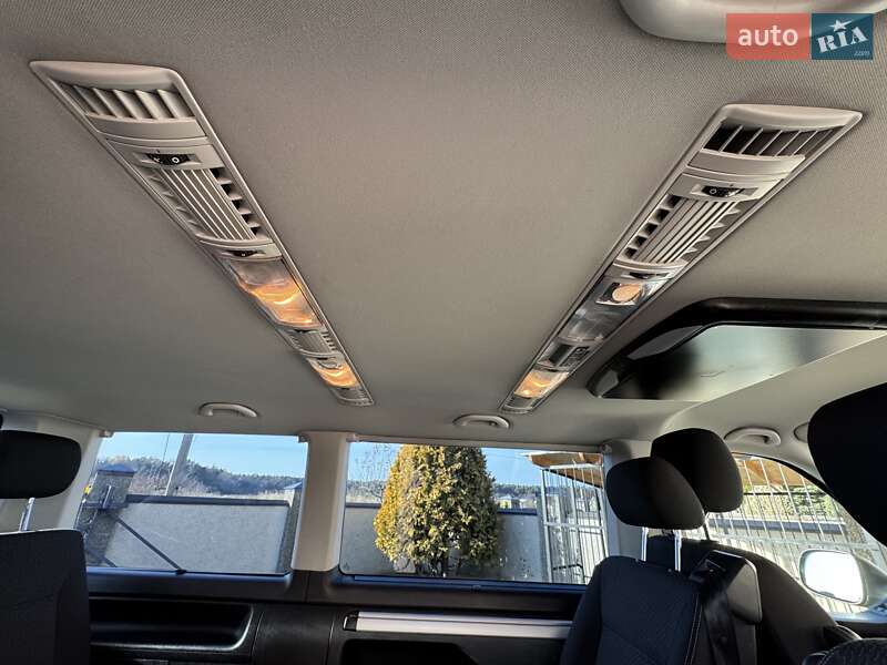 Минивэн Volkswagen Multivan 2016 в Львове