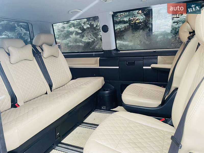 Минивэн Volkswagen Multivan 2016 в Киеве