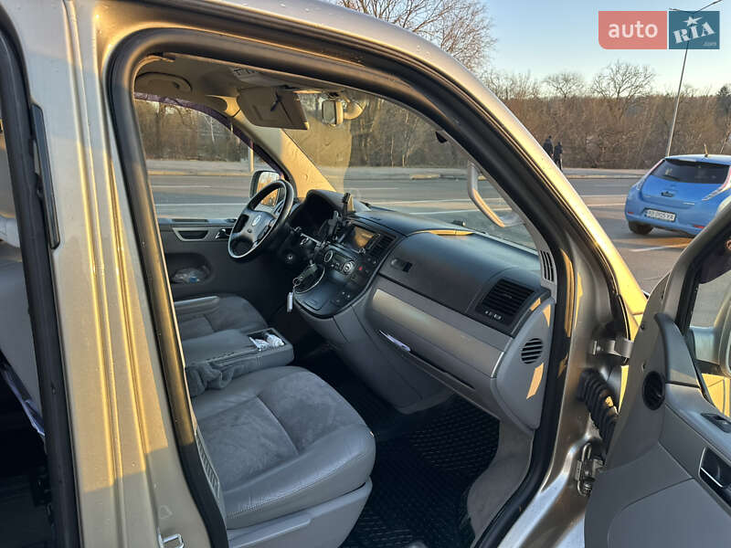 Минивэн Volkswagen Multivan 2005 в Виннице
