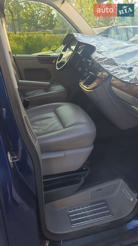 Минивэн Volkswagen Multivan 2005 в Кропивницком