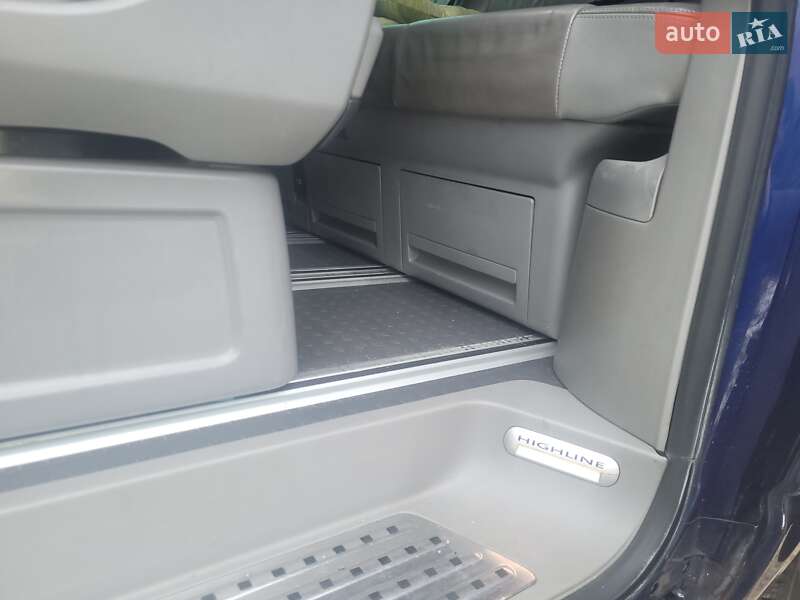 Минивэн Volkswagen Multivan 2005 в Кропивницком