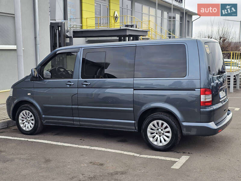 Минивэн Volkswagen Multivan 2004 в Ровно
