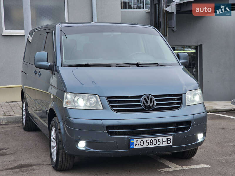 Минивэн Volkswagen Multivan 2004 в Ровно