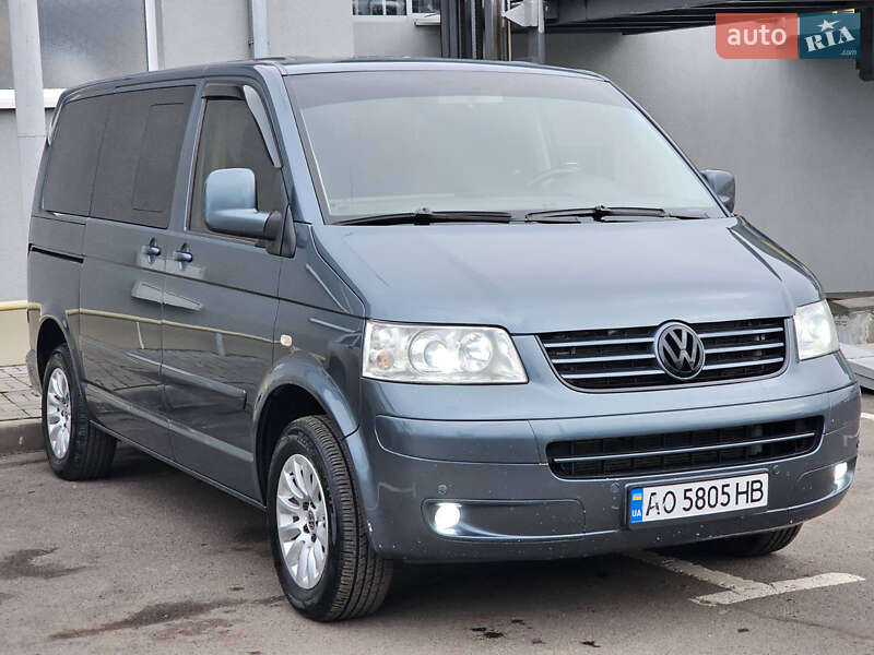 Минивэн Volkswagen Multivan 2004 в Ровно