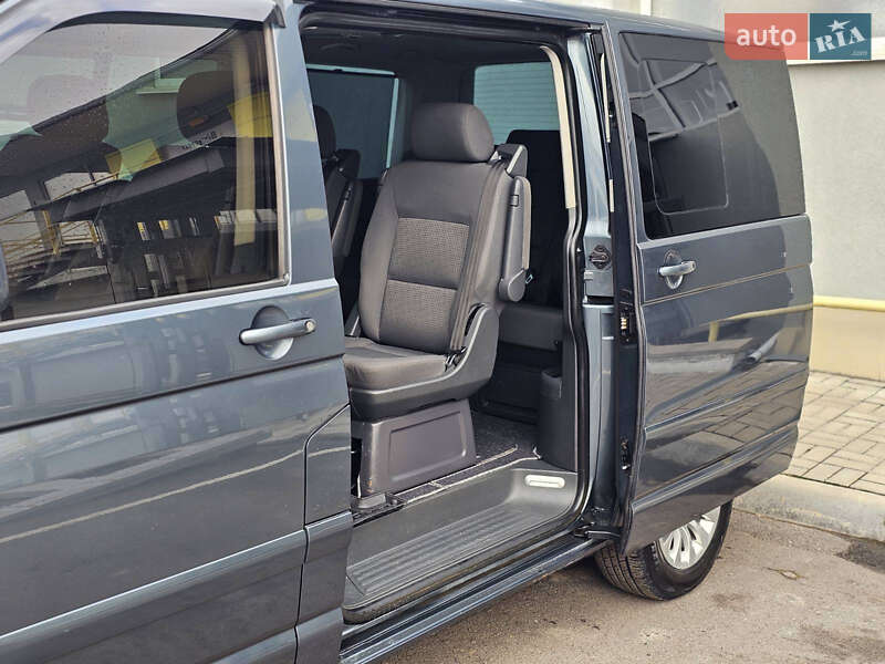 Минивэн Volkswagen Multivan 2004 в Ровно