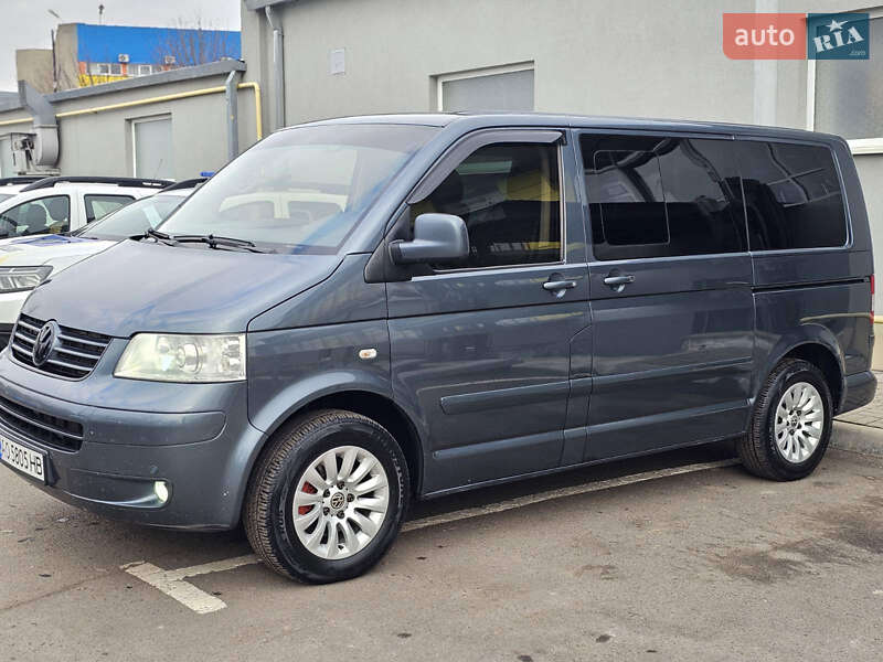 Минивэн Volkswagen Multivan 2004 в Ровно