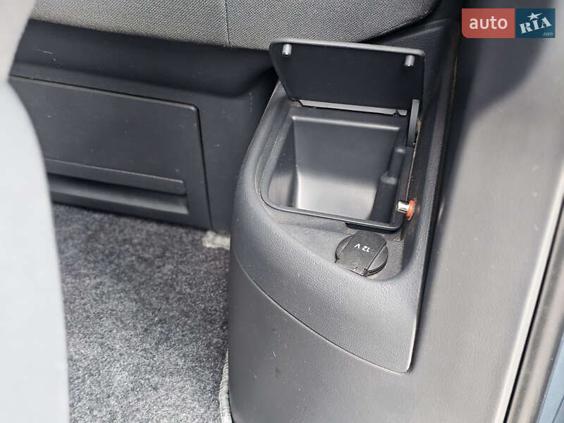 Минивэн Volkswagen Multivan 2004 в Ровно