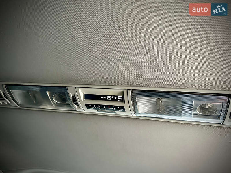 Мінівен Volkswagen Multivan 2011 в Дніпрі