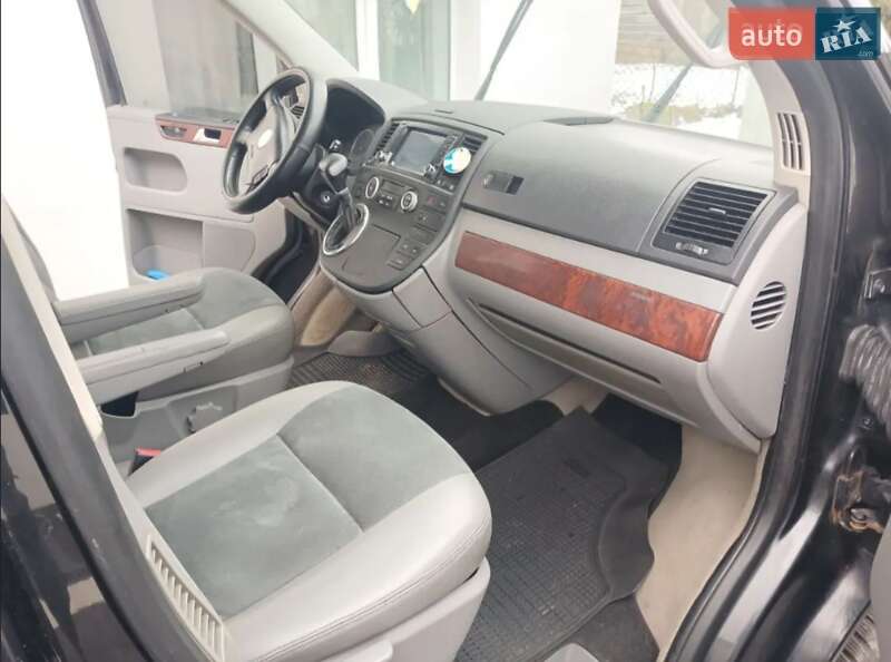 Минивэн Volkswagen Multivan 2006 в Львове