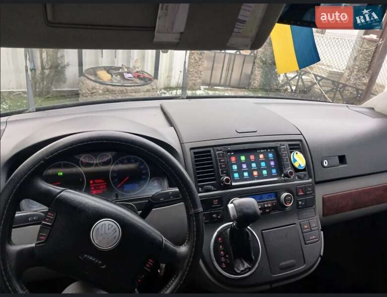Минивэн Volkswagen Multivan 2006 в Львове