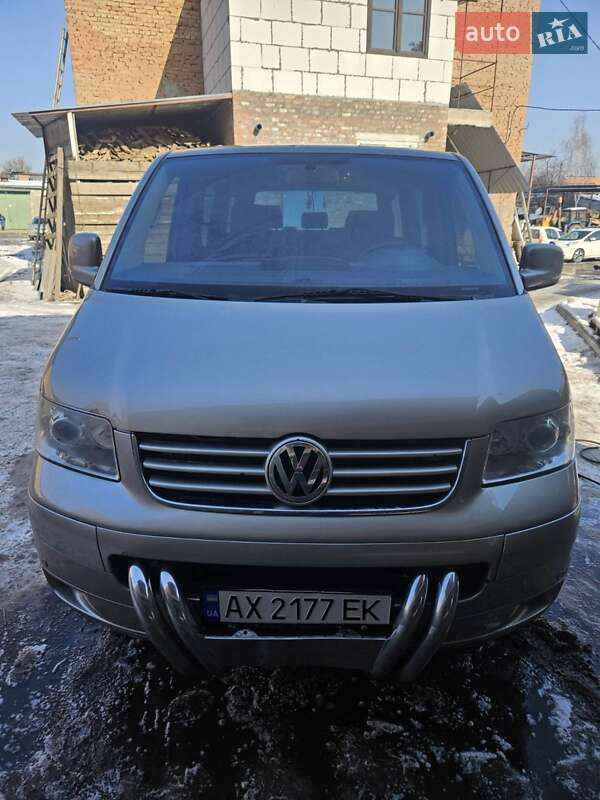 Минивэн Volkswagen Multivan 2009 в 