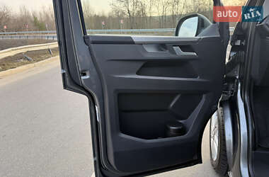 Минивэн Volkswagen Multivan 2021 в 