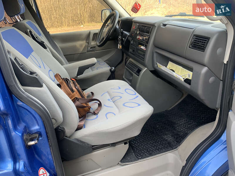 Минивэн Volkswagen Multivan 2003 в Залещиках