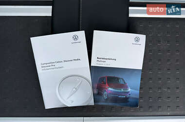 Мінівен Volkswagen Multivan 2020 в 