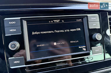 Мінівен Volkswagen Multivan 2020 в 
