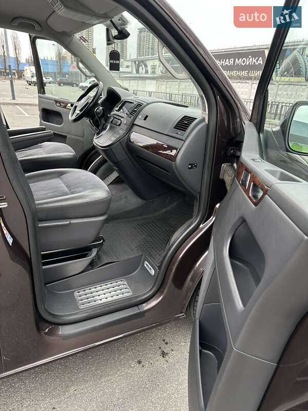 Минивэн Volkswagen Multivan 2012 в Киеве