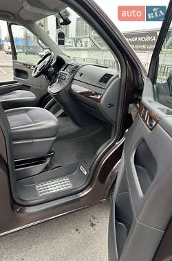 Минивэн Volkswagen Multivan 2012 в 