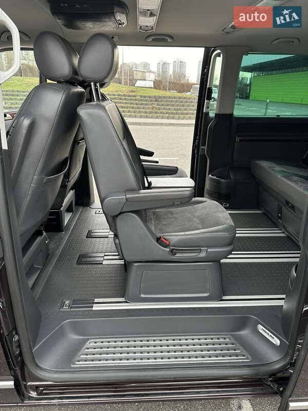 Минивэн Volkswagen Multivan 2012 в Киеве