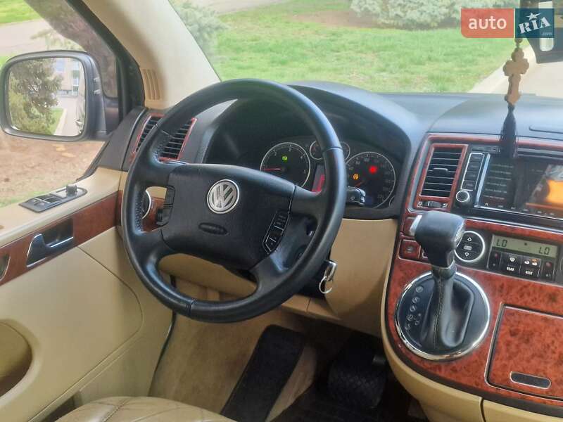 Минивэн Volkswagen Multivan 2005 в Николаеве