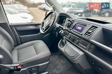 Минивэн Volkswagen Multivan 2019 в 
