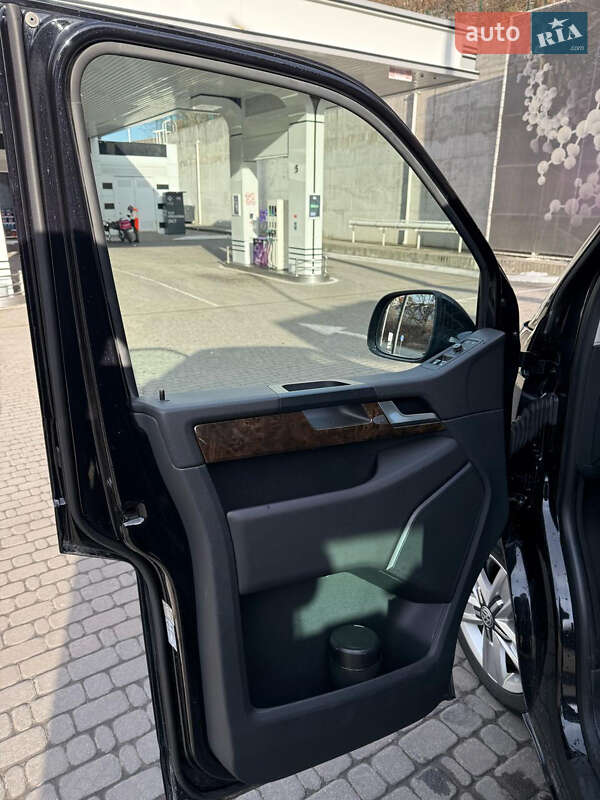 Минивэн Volkswagen Multivan 2019 в Киеве