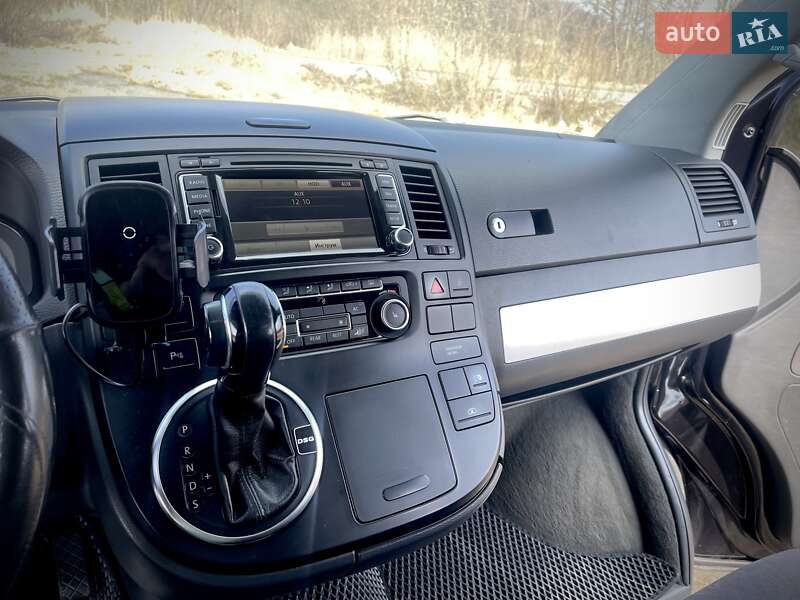 Минивэн Volkswagen Multivan 2010 в Киеве