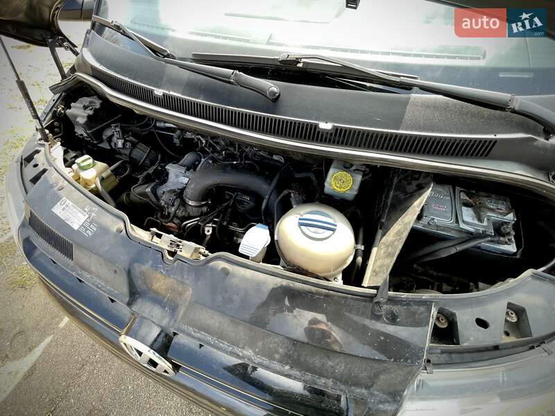 Минивэн Volkswagen Multivan 2010 в Киеве